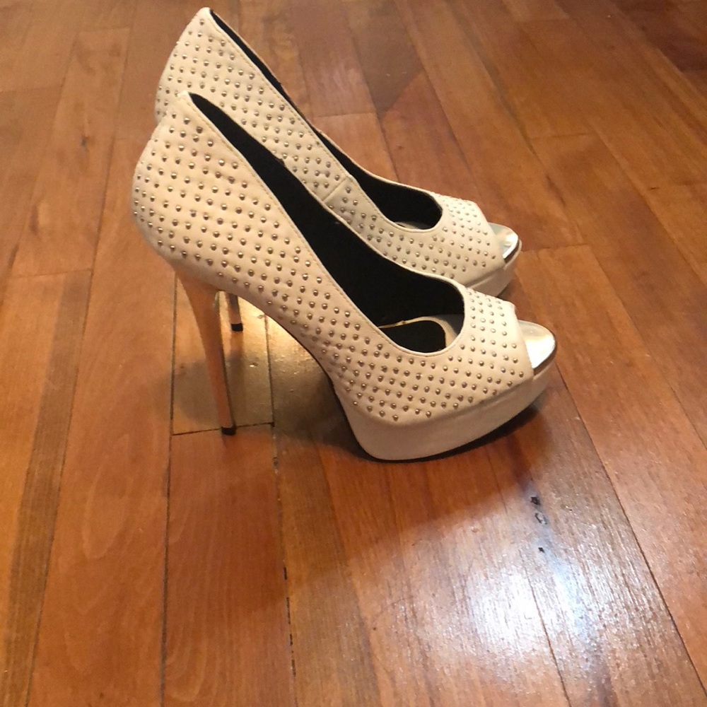 White prep for pumps with silver mirrored heel